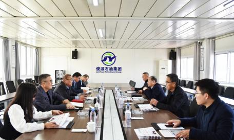 農(nóng)高區(qū)黨工委委員、管委會副主任曹永湖到俊源石油走訪